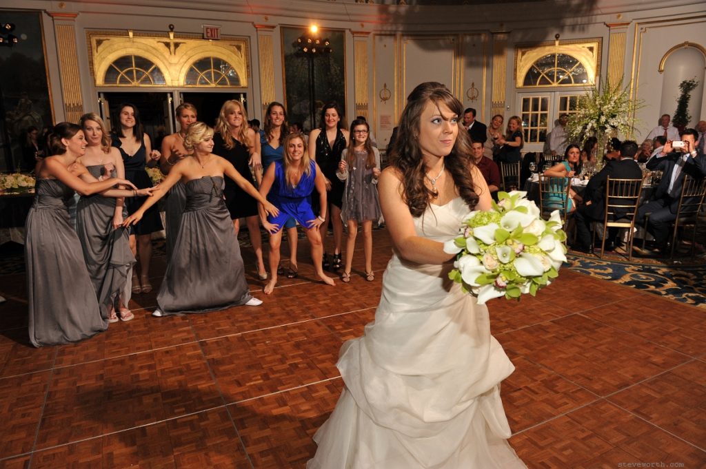 Bouquet Toss by: Kira Yustak