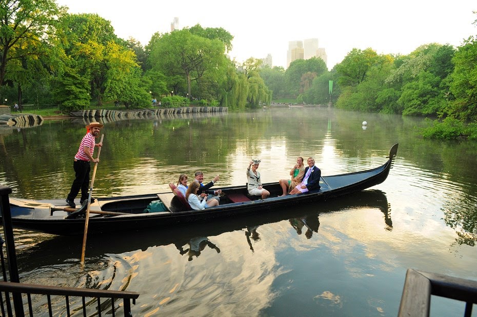 Gondola departing with guests from Faith and Stephen’s wedding by: Kira Yustak