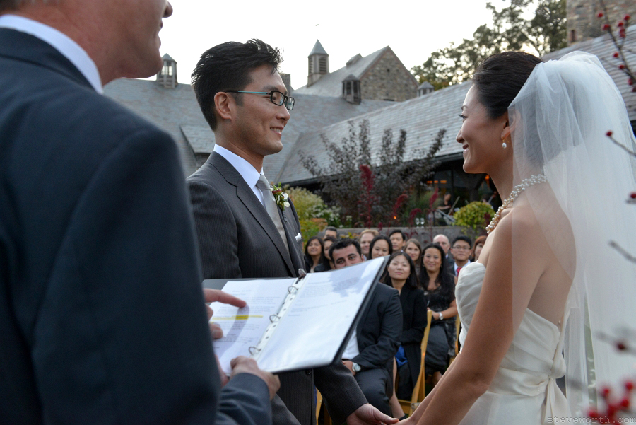 Carol and Jason – Outdoor Ceremony in Progress by: Steve Worth Photography