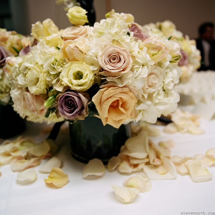 Wedding Flowers – Lobby at Tribeca Rooftop by: Steve Worth Photography
