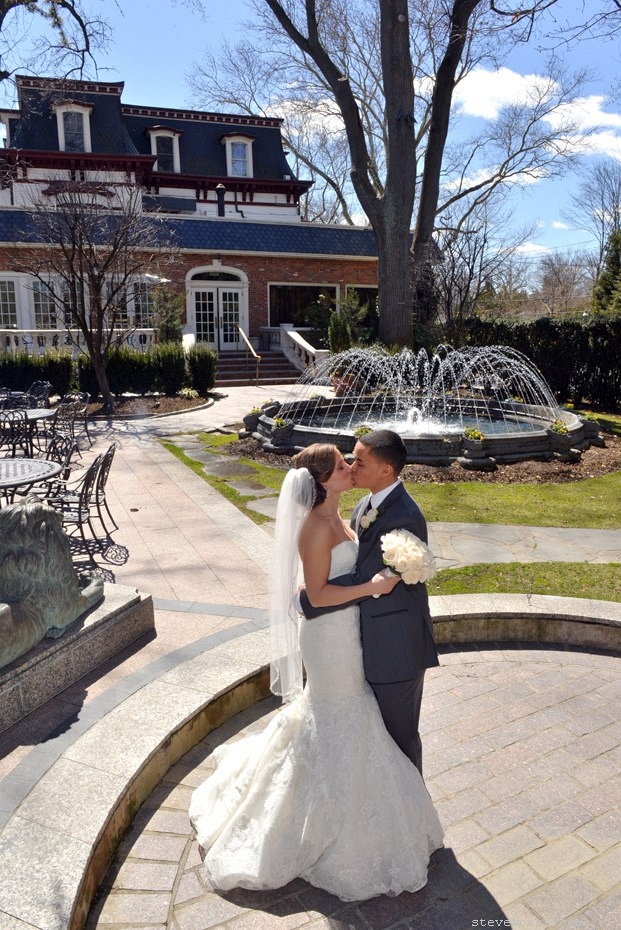 Bridal portrait by the Fountain by: Steve Worth Photography