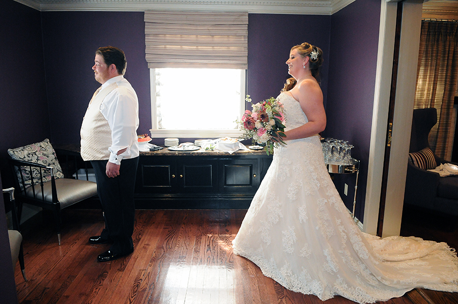 First Look in Bridal Suite by: Kira Yustak