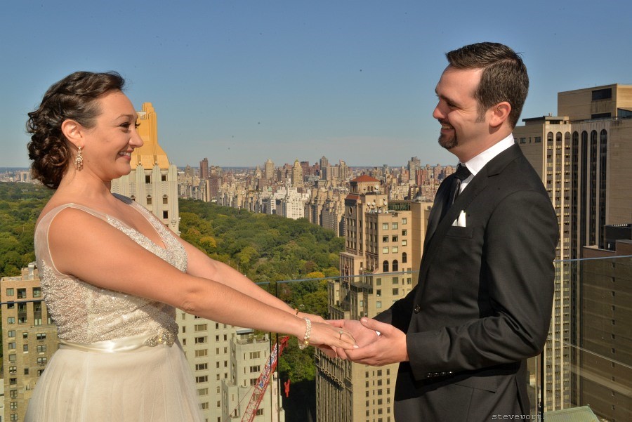 First Look on Rooftop by: Steve Worth Photography